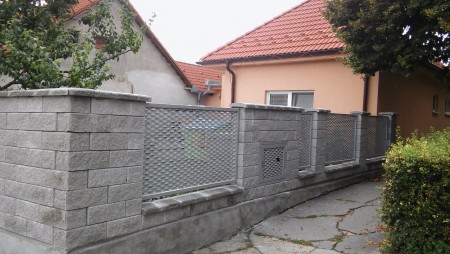 Plotové dielce ťahokov Embassy